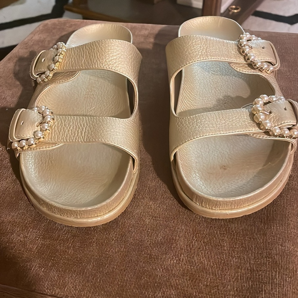 Stuart Weitzman Gold Sandal With Pearl Buckles - Picture 2 of 9